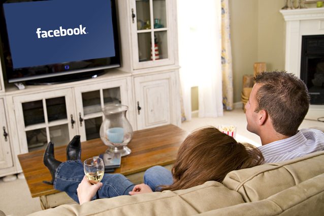 Facebook in trattative con Hollywood per gli show: fino a 3 milioni di dollari per episodio