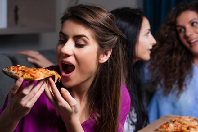 Altro che privacy: il 98% dei giovani scambierebbe la mail degli amici per una pizza