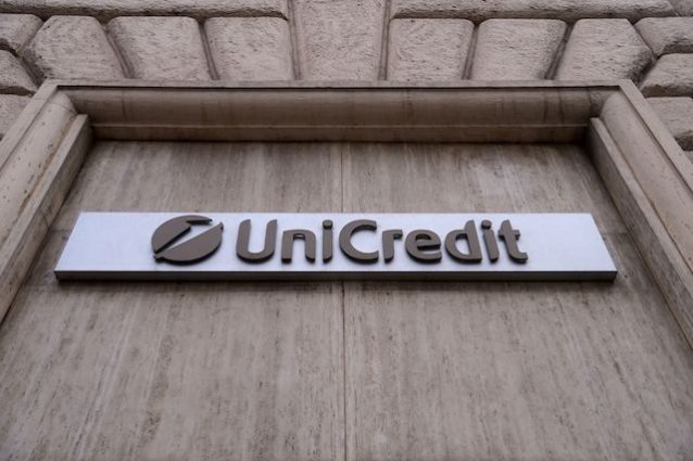 Attacco hacker a 400 mila clienti Unicredit: "Nessun danno"