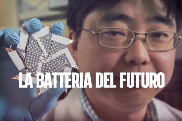 Lo smartphone si ricaricherà con la saliva: ecco come funziona questa innovativa batteria