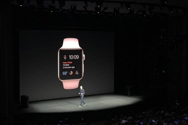 Con Watch OS 4 l'Apple Watch potrà prevenire gli infarti