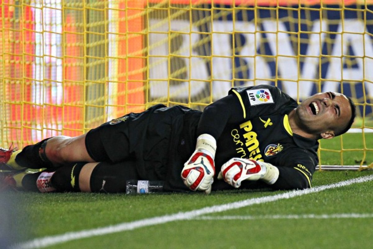 Asenjo, grave infortunio. Morata e Falcao: Non mollare ...