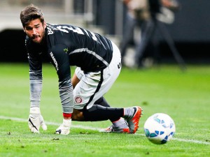 Roma, visite mediche e firma per Alisson: “Sogno lo scudetto”