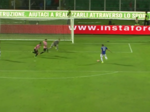 Posavec eccezionale su Mandzukic