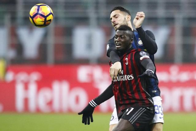 Guizzi di Niang e Perisic. Problemi legati alle maglie