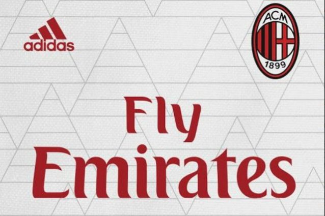 I dettagli della seconda maglia del Milan 2017–2018 (foto: footyheadlines.com)