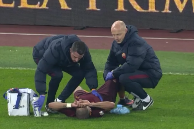 Infortunio per Bruno Peres, il brasiliano esce in lacrime