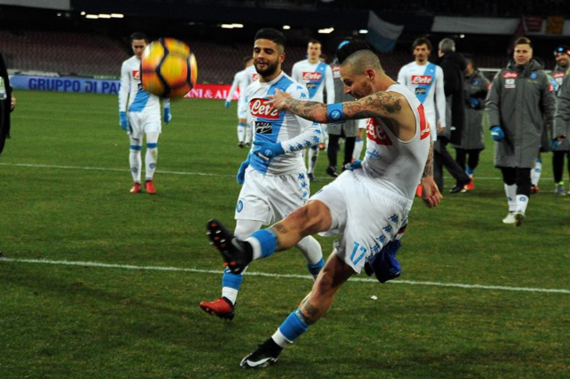 Napoli, coppia di fidanzati denuncia: picchiati per il pallone della partita