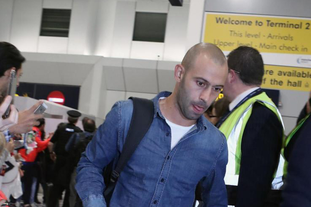 Barcelona's Javier Mascherano arrives at Manchester Airport ahead of Tuesday night's UEFA Champions League match against Manchester City. PRESS ASSOCIATION Photo. Picture date: Monday October 31, 2016. Photo credit should read: Pete Byrne/PA Wire