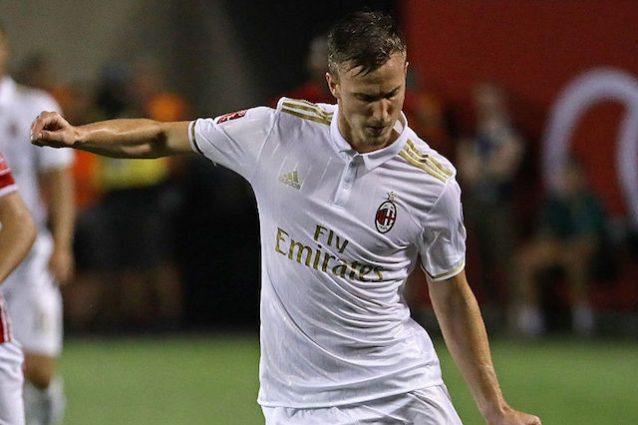 Rodrigo Ely, il difensore del Milan ad un passo dall'addio