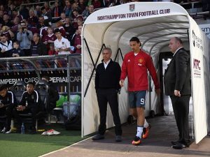 Manchester United, Mourinho: "Ibra resterà anche il prossimo anno"
