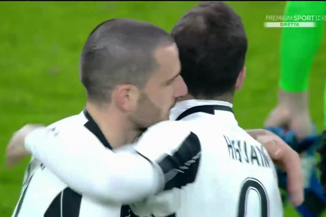 Bonucci abbraccia tutti