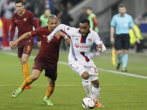 Roma, tegola per Spalletti: Bruno Peres è in dubbio per il Lione