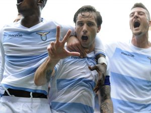 Biglia agli studenti: "Noi giochiamo, il lavoro è un’altra cosa"