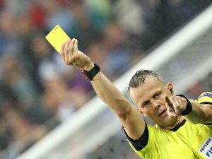 Champions: l'arbitro di Barcellona-Juve è Kuipers, l'incubo di Allegri