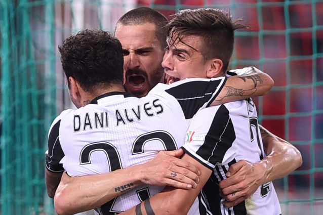 Dani Alves sontuoso, Strakosha fa "Superman". Lulic impalpabile