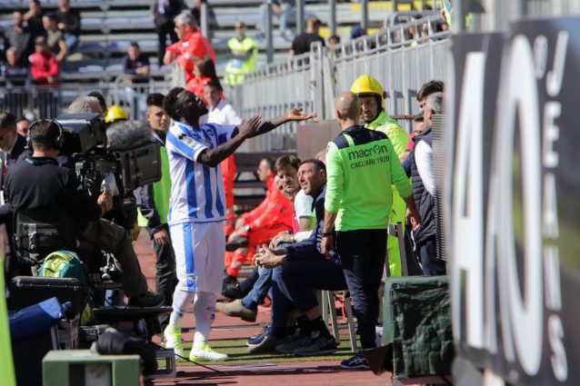Pescara, annullata la squalifica a Muntari dopo gli episodi razzisti di Cagliari