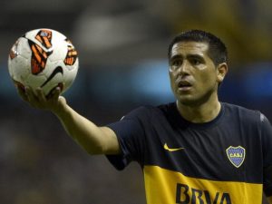 Riquelme contro il calcio di oggi: "Si pensa solo alle feste o al nuovo taglio di capelli"