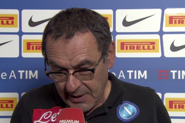 Sarri, scintille in tv: "Mai chiesto un c.... a nessuno", e poi se ne va