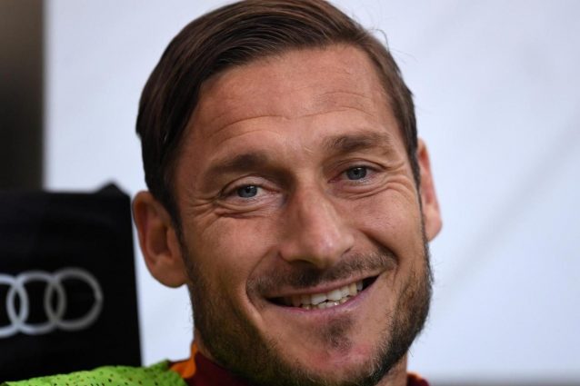 Roma-Genoa è già sold-out per l'addio di Totti: "Mai successo una cosa del genere"