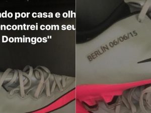 Nuova gaffe social per Dani Alves: postate le scarpe di Berlino 2015