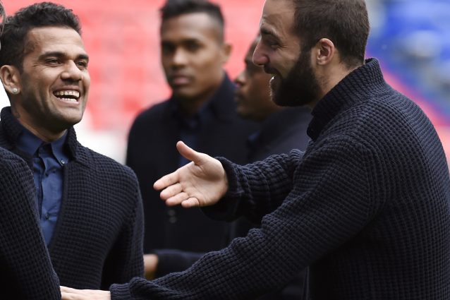 Juventus, Higuain saluta Dani Alves? Il video misterioso del Pipita