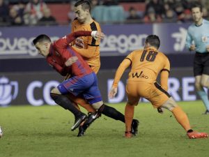Napoli, Berenguer s'avvicina: De Laurentiis rilancia per l'esterno dell'Osasuna