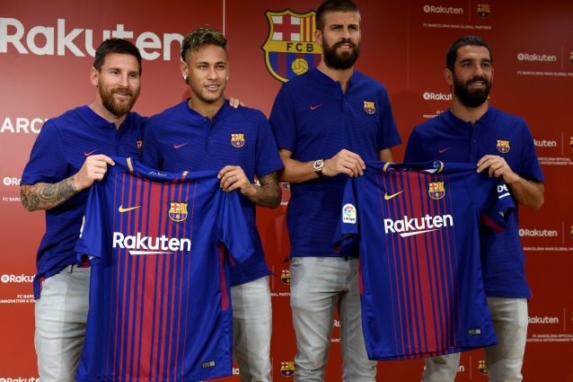 Barcellona, Messi presenta la divisa 2017/2018: "Non vedo l'ora"