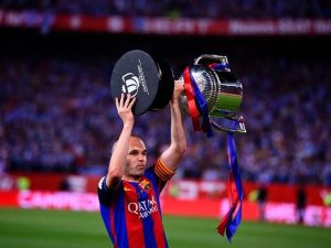 Spagna, Iniesta: "Voglio restare e chiudere la carriera al Barcellona"