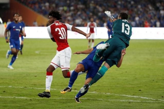 Il Chelsea batte l'Arsenal 3-0 a Pechino, Pedro ko dopo un terribile scontro con Ospina