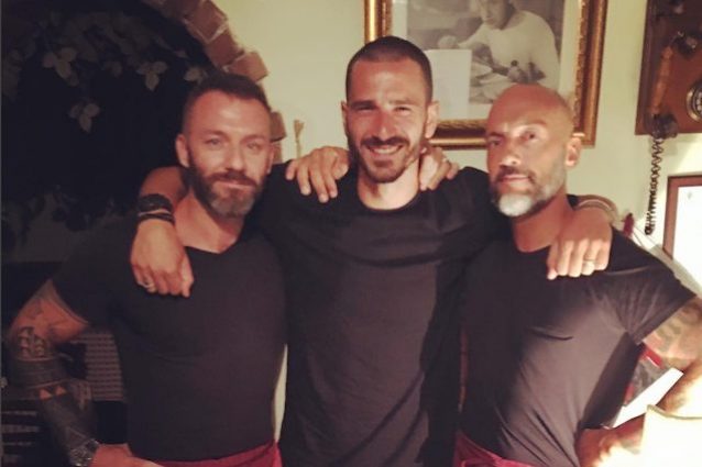 L'annuncio social della Trattoria Fratelli Bravo ("In bocca al Diavolo)