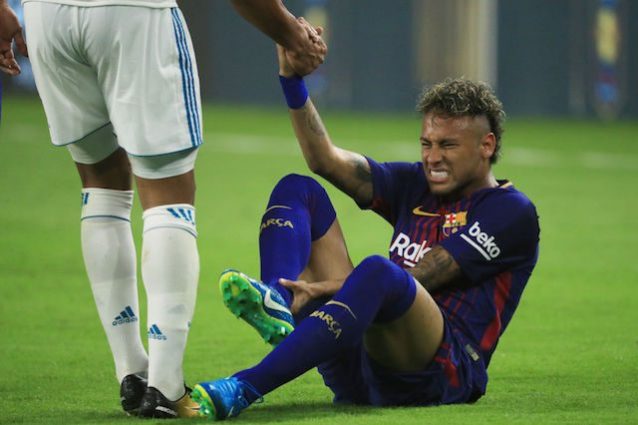 Sergio Ramos, scambio di maglia con Neymar: "Spero sia l'ultima che abbia indossato al Barça"