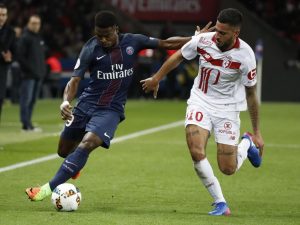 Calciomercato, ultime notizie: Inter e Milan alla finestra per Aurier
