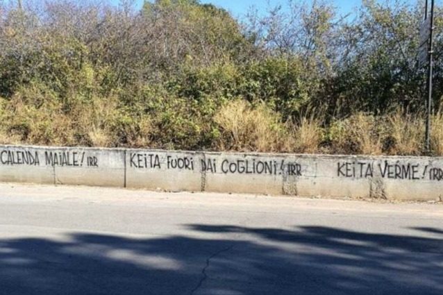 Gli insulti a Keita e al suo procuratore (fonte twitter)