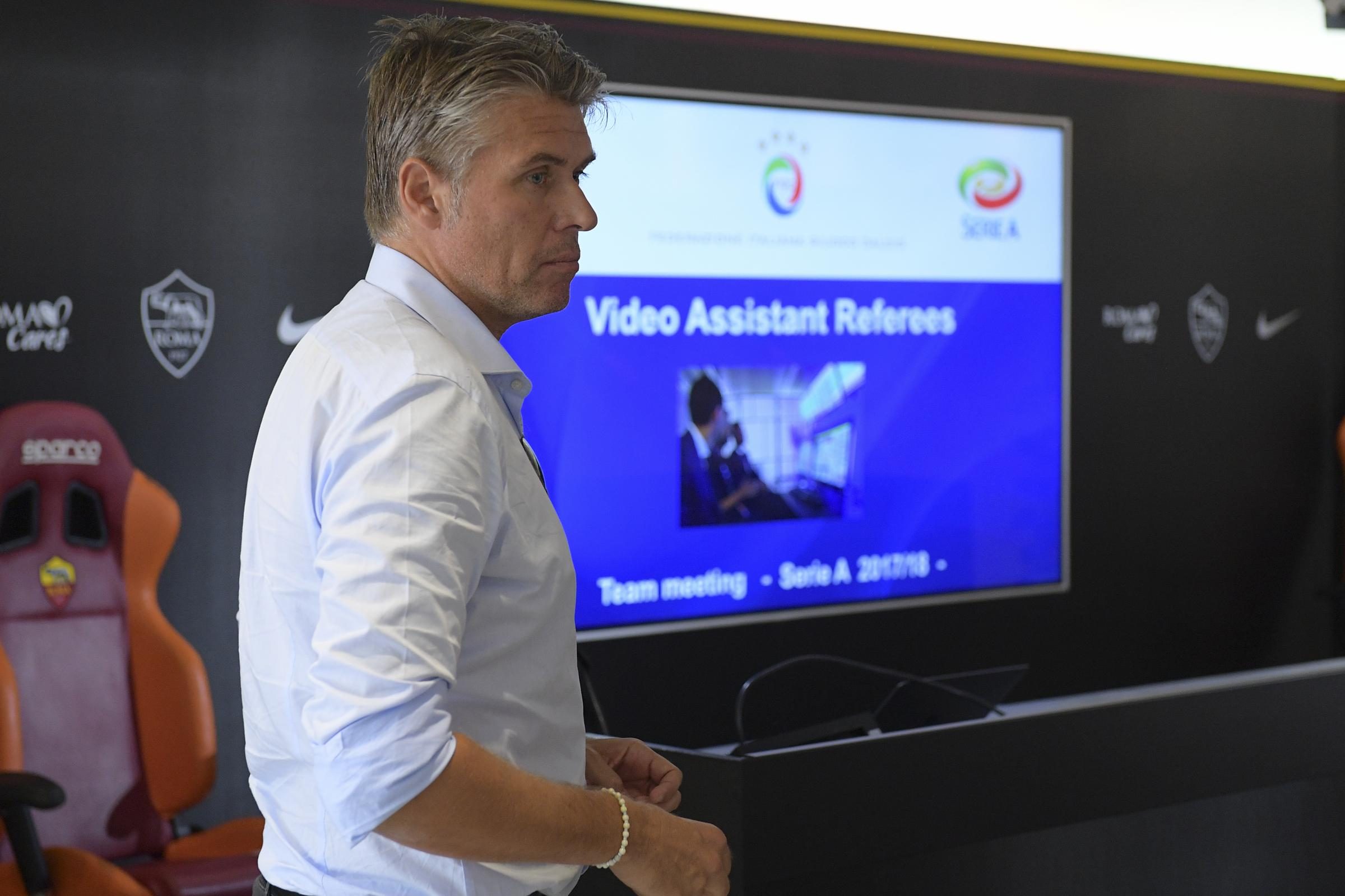 I tifosi commentano il Var tra polemiche e ironia. 1-0 per Buffon I tifosi commentano il Var tra polemiche e ironia. 1-0 per Buffon