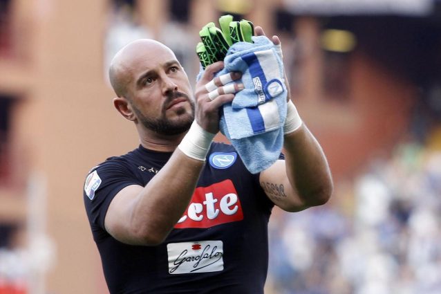Reina e la lettera di Valeria: "Non ti conosco, ma hai descritto Napoli in modo perfetto"