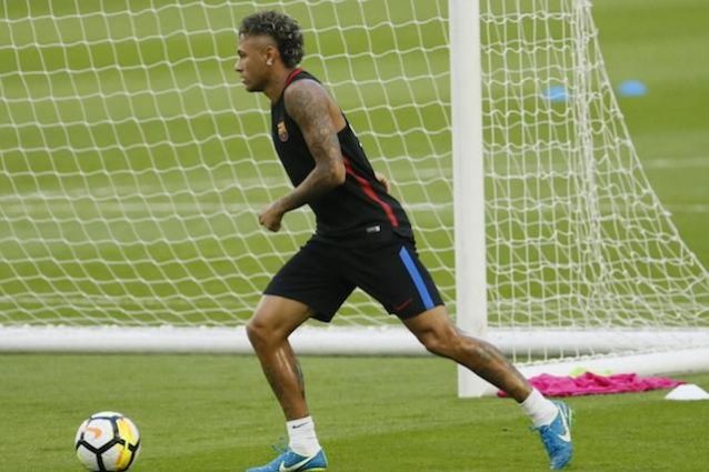 L'Uefa: "Neymar al Psg? Indagheremo per il Fair play finanziario"