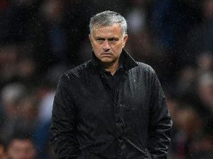 Mou: “Calcio da Playstation”. La Sony: “Dov’era il pullman davanti alla porta?"