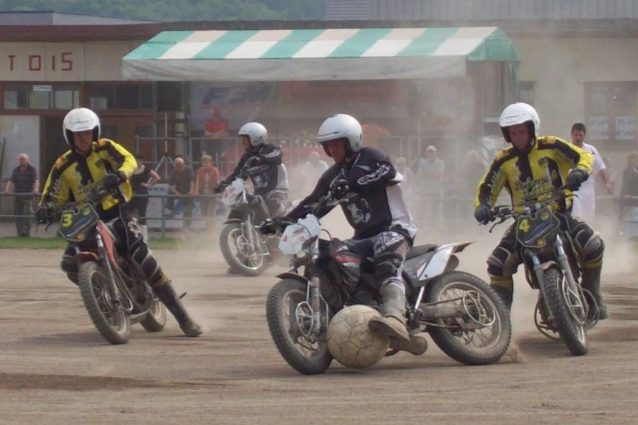 Arriva in Italia il "Motoball": il calcio giocato in sella ad una moto