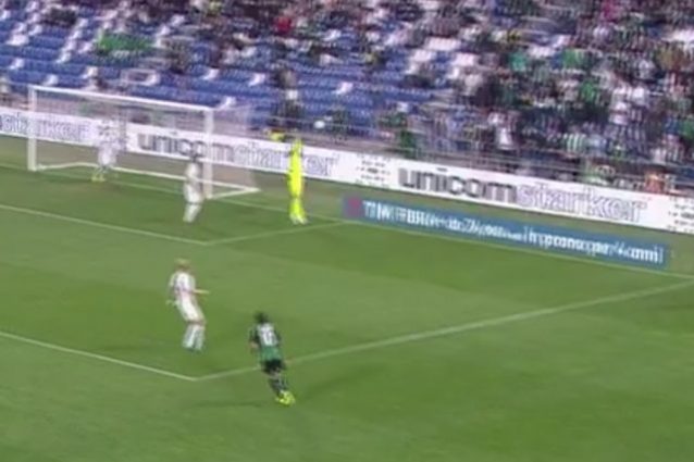 Berardi tenta il gol alla Mertens