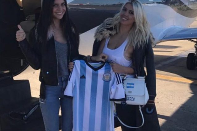 Wanda Nara allontanata dal palco dell’AFA durante Uruguay-Argentina