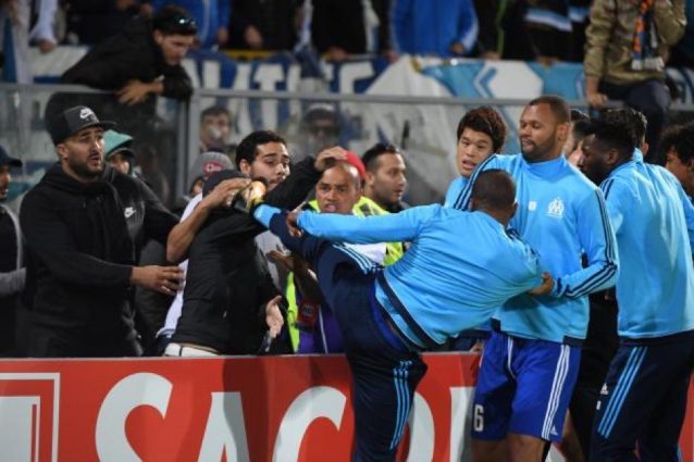 Evra come Cantona, calcio a un tifoso del Guimaraes e cartellino rosso