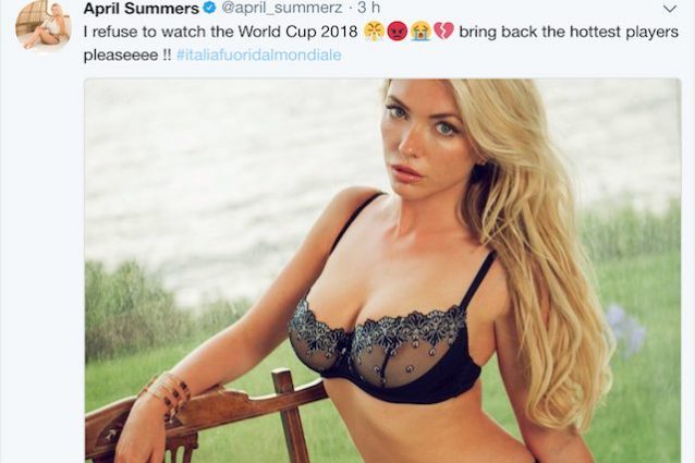 La bella April Summers delusa per l’eliminazione dell’Italia ai playoff mondiali (foto Twitter @april_summerz)