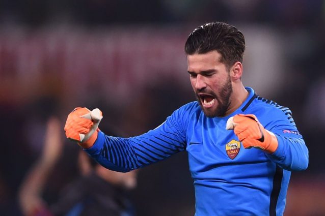 Napoli, offerti 35 mln più bonus per Alisson: la Roma resiste