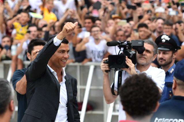 ronaldo juventus villa juve per l esordio di cristiano ronaldo i tifosi propongono villar perosa allo stadium ronaldo juventus villa juve per l esordio di cristiano ronaldo i tifosi propongono villar perosa allo stadium