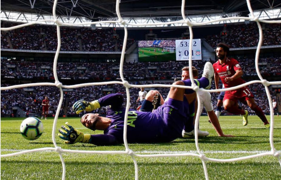 Sfugge il pallone dalle mani di Vorm e il Liverpool raddoppia.