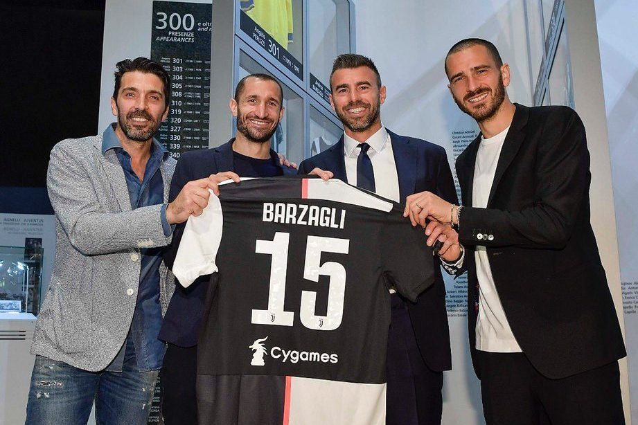 Juventus: la maglia di Barzagli al Museum insieme alla mitica BBBC