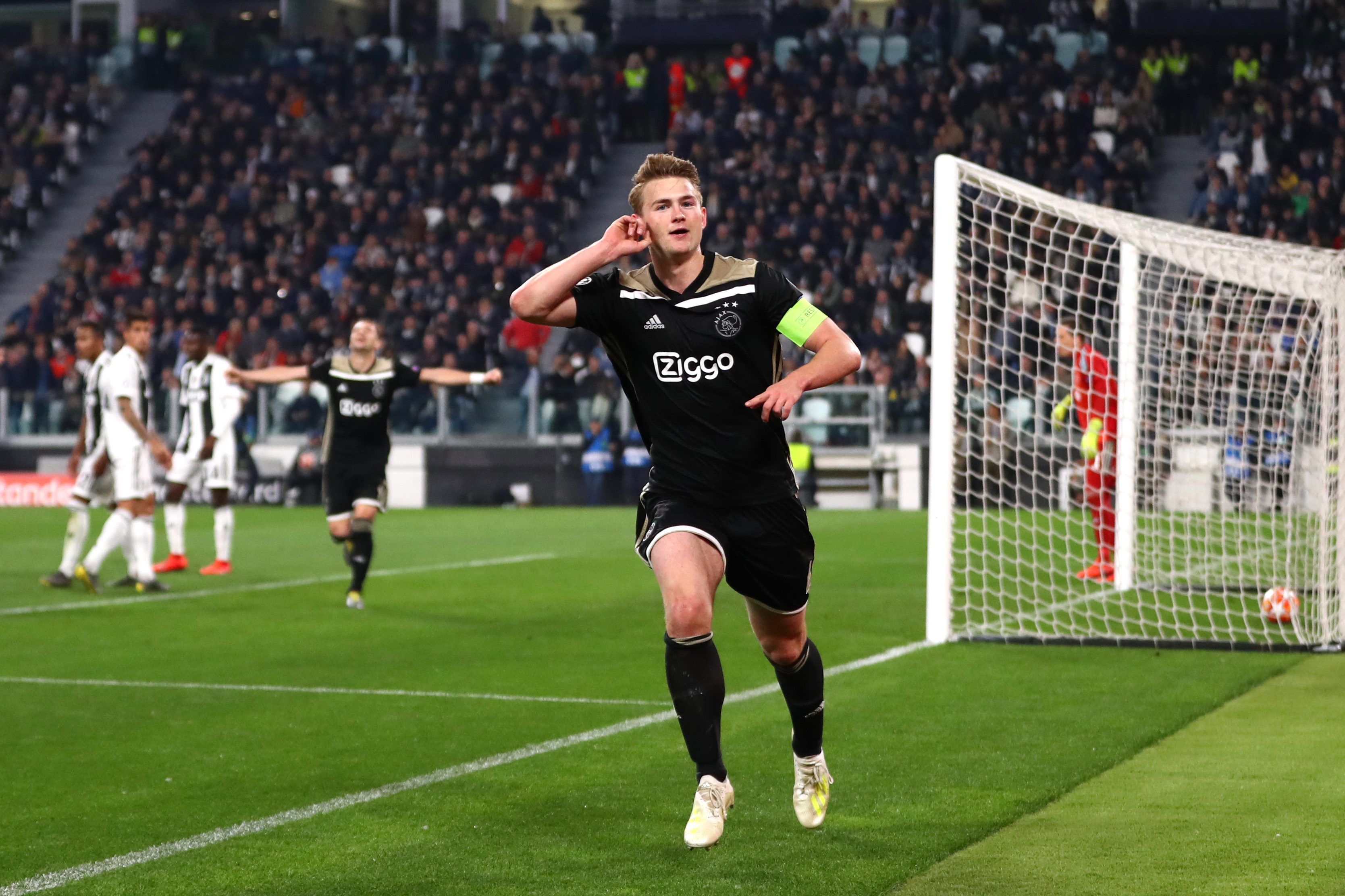 Manchester United, offerto un super contratto a de Ligt ...