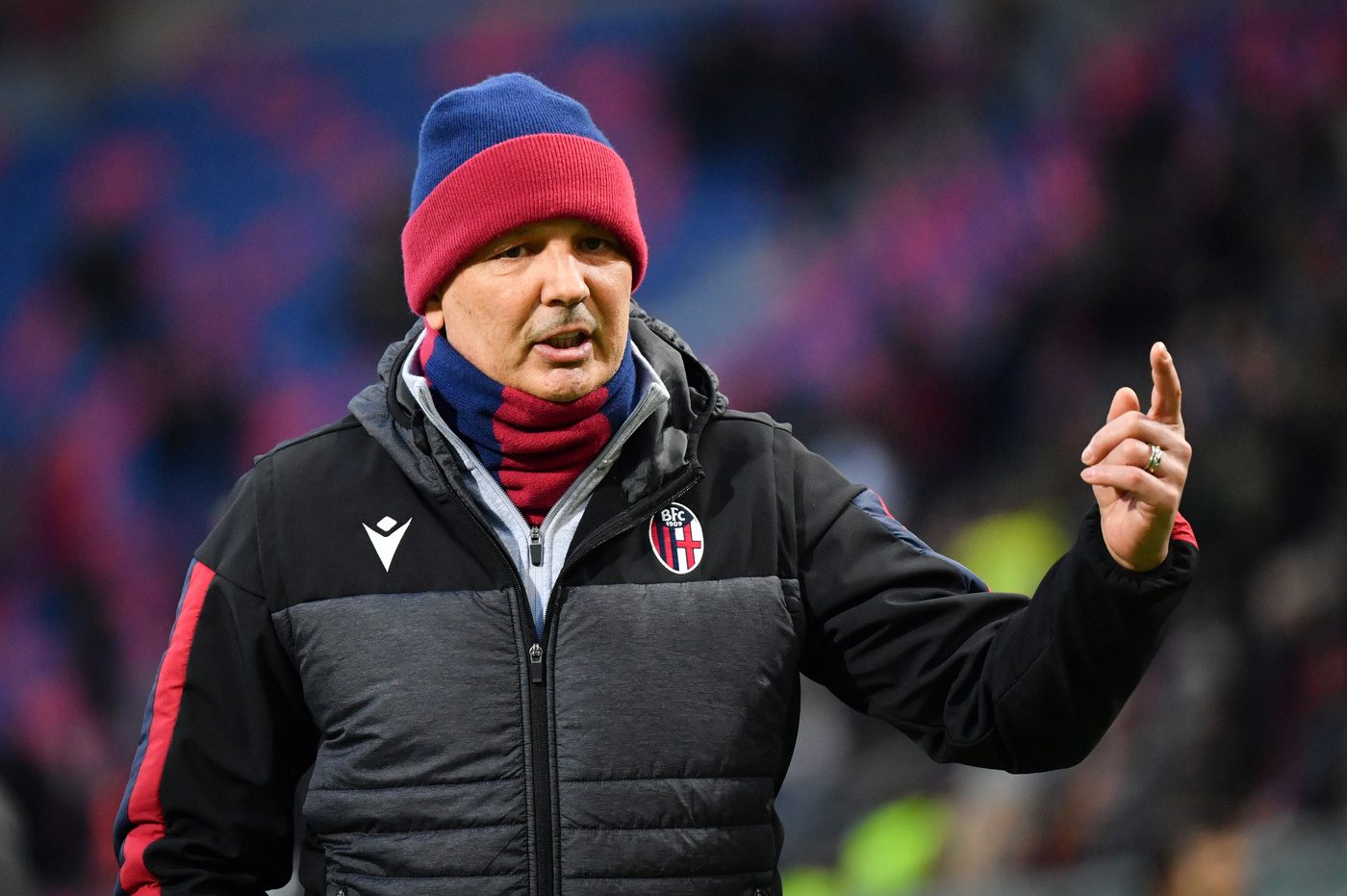 Sinisa Mihajlovic in panchina all'Olimpico per Roma-Bologna