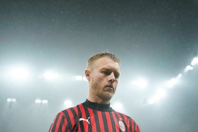 Milan, infortunio per Simon Kjaer: problema al flessore della coscia